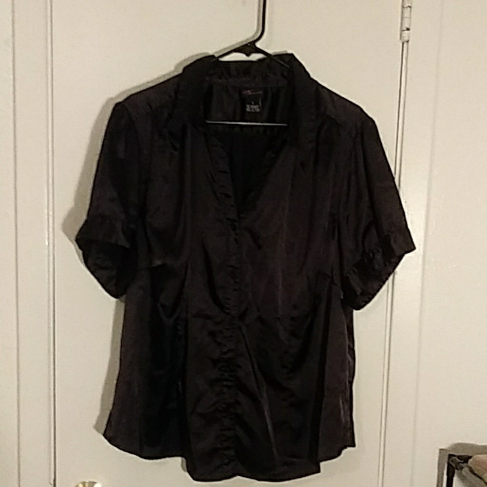 Torrid size 3. Black shortsleeve blouse